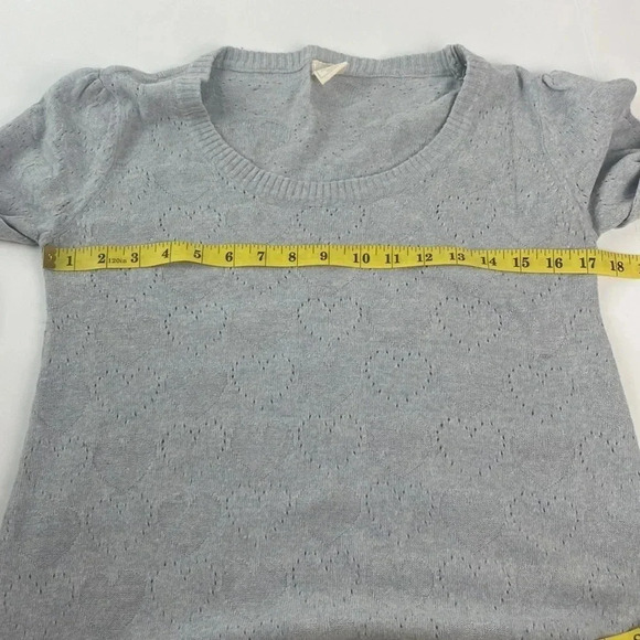 3/$15 Gray heart pointelle round neck long sleeve cotton blend sweater sz medium - Picture 3 of 8